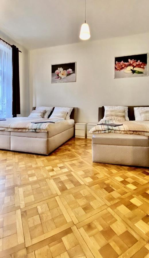 Spacious Cozy Apartments In Centre Prague Exterior photo