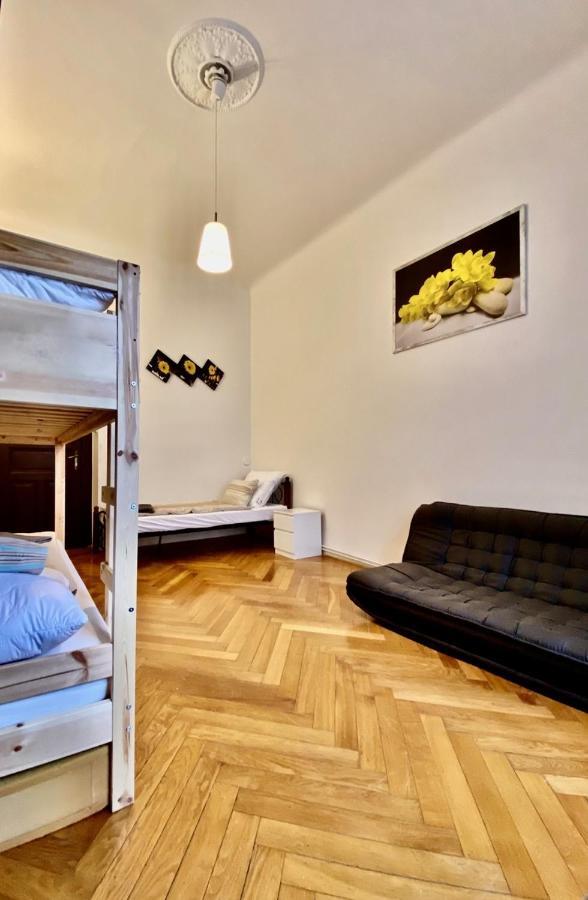 Spacious Cozy Apartments In Centre Prague Exterior photo