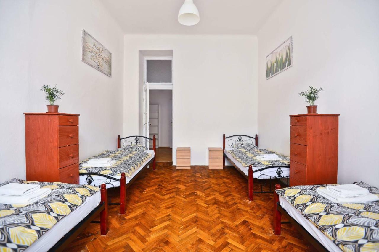 Spacious Cozy Apartments In Centre Prague Exterior photo